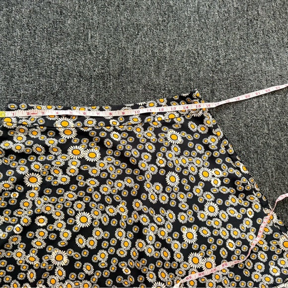 Free People Black Skirt with Yellow Floral Design - Picture 5 of 11